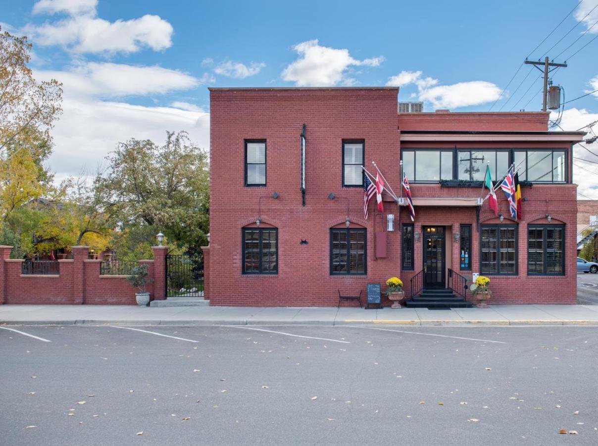 Chamberlin Inn Cody Exterior photo