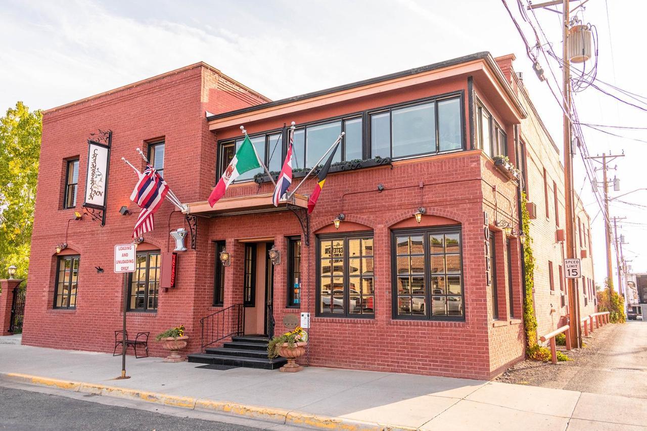Chamberlin Inn Cody Exterior photo