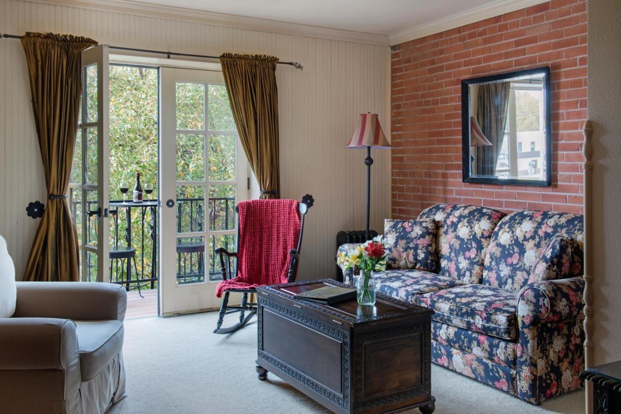 Chamberlin Inn Cody Exterior photo