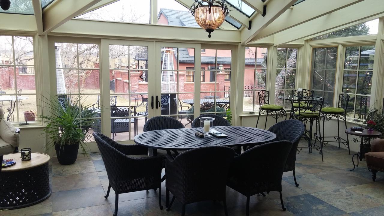 Chamberlin Inn Cody Exterior photo