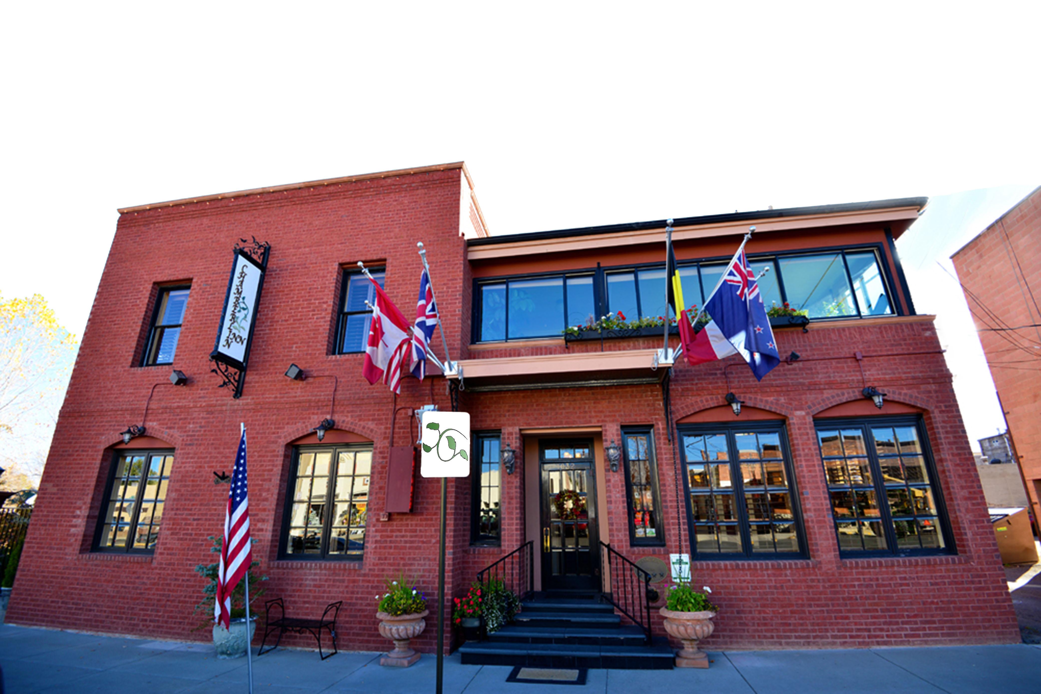 Chamberlin Inn Cody Exterior photo